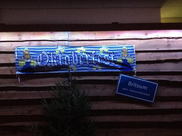 festbritsum's tweet photo. We zijn er klaar voor!! morgenmiddag vanaf 17.30 bent u van harte welkom op het oktoberfest Britsum!!!! http://t.co/gh3xkVqizk