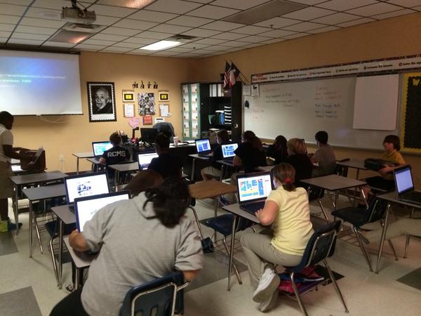 OBMSbulldogs's tweet photo. Advisory Period in action with 7th grade math. @dickersonrcms #mobilecomputerlab #teamRCMS http://t.co/UNi0mJcJjX