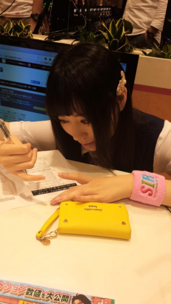 sonnawakana's tweet photo. くまさんが真剣に面白いことを考えているよ!見るべしっ!
「開店!SIRの生カフェ」
水着パチンコ実戦も
ニコ生http://t.co/3UX8kjt6Vl …
ツイキャスhttp://t.co/wXOF6HNNP9
#SIRcafe http://t.co/WLbqfaMvLG