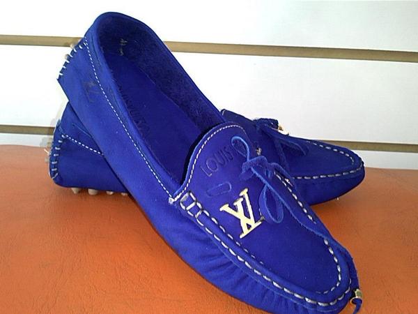 OriginLV's tweet photo. @noticiasyabq Oswaldo confirmanos el color y la talla para los Mocasines LV http://t.co/Db66pQ6t09