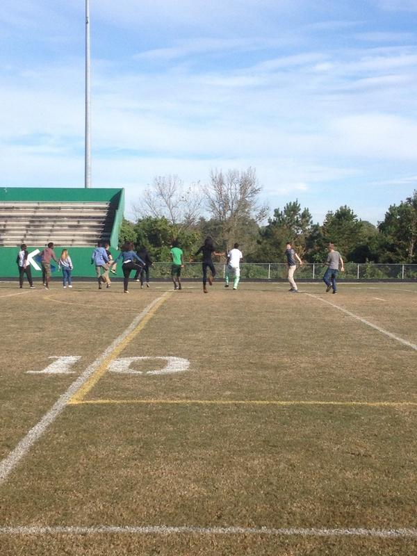 coachhargitt's tweet photo. Sports Med Class Test: Construct and lead a Static or Dynamic Stretch @ashbrookbasebal @AshbrookHS @jdclinton2 http://t.co/BINxXtUizH