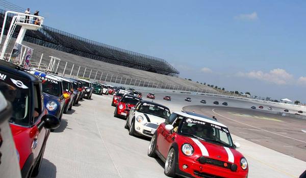 MINImexico's tweet photo. ¡Adrenalina pura! Mañana #Aguascalientes será sede del #MTO2014 en el @ovaloagsmx con el @clubminiags y @mini_ags. http://t.co/tkVcWt5PO6