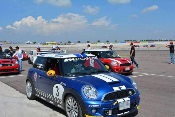 MINImexico's tweet photo. ¡Adrenalina pura! Mañana #Aguascalientes será sede del #MTO2014 en el @ovaloagsmx con el @clubminiags y @mini_ags. http://t.co/tkVcWt5PO6
