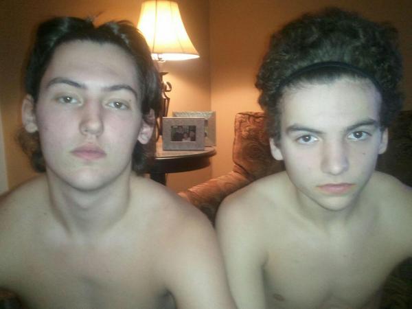 jackbecker123's tweet image. Happy birthday @DrewBecker25!! #flowfordays