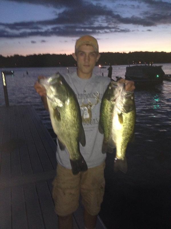 Roc_Outdoors1's tweet photo. @BASS_nation tournament day on conesus lake! 5 1/2 pounder! #5lbclub #bassnation #bassin http://t.co/vbs8u6wpzj