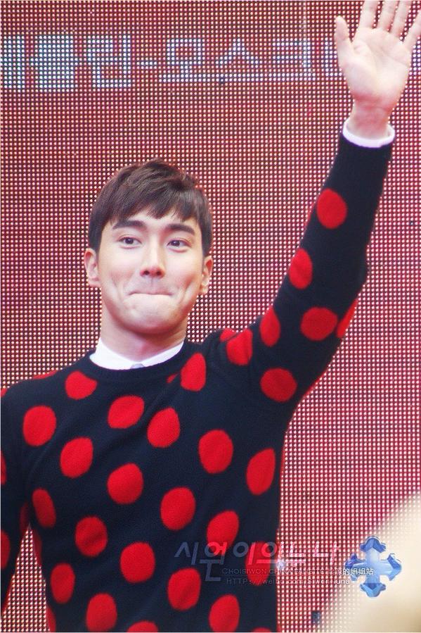 “<a href="/SIWON_NUNA/">SiwonNuna始源姐姐站</a>: [HD] 20141024 Siwon at Beijing Event - Part 2 ✨ ”