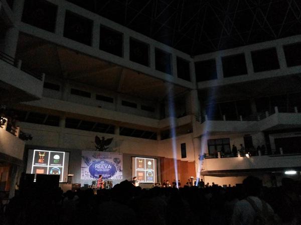 Live performance <a href="/payungteduh/">payungteduh</a> on <a href="/reeva_its/">REEVA SCHEMATICS ITS</a> ! :) <a href="/hmtc_its/">HMTC ITS</a> <a href="/ITS_Surabaya/">ITS Surabaya</a> #fantasticschematics