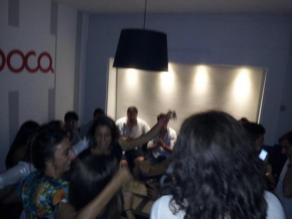 Epoca_Bar's tweet photo. Vuelven los relios a @Epoca_Bar !!!
De 22 a 23 HAPPY HORA!!
Y luego 2copas por 5€!
Si te kedas en ks es prq kieres... http://t.co/Fw0q7g9hDE