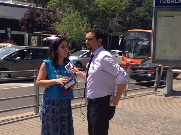 TECHOChile's tweet photo. Gracias @Bienvenidos13 @TonkaTP y @rubionatural este fin de semana Colecta Nacional Techo a Mil #TAM2014 http://t.co/p5Tb2tPJVw