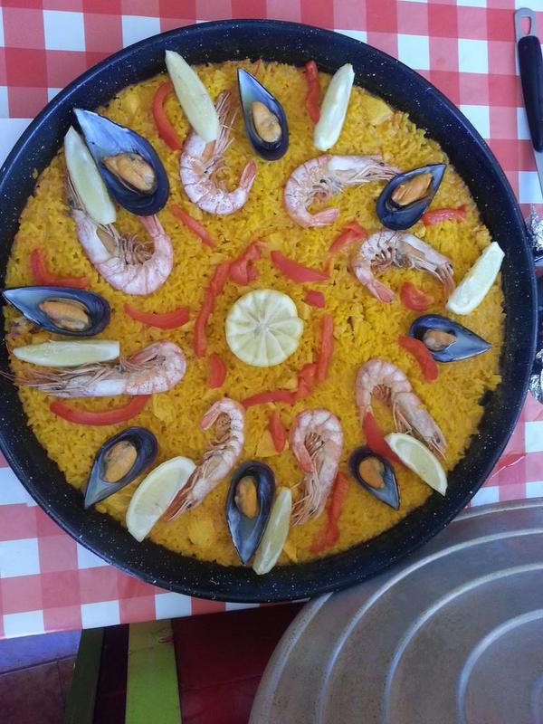 Elymania_84's tweet photo. Alhambra y paella por el dinero dìa de #VolunteeringAtWork a Granada @MEPEGRANADA1 @maregrosso7 http://t.co/r1K1SB0rw9