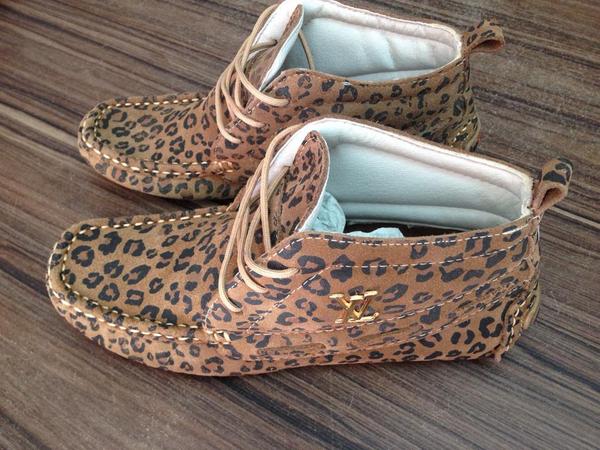 OriginLV's tweet photo. New collection from Louis Vuitton,promotion before December, only US $150 http://t.co/NbvtUesCn1