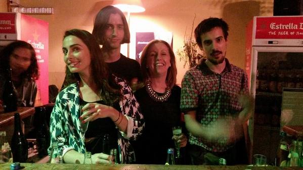 roserfort's tweet photo. Ayer en la premiére de #partirtolive en @CineArteAlameda unos encargados de la barra, estupendos, super protagonistas http://t.co/c4RMqcDt9X