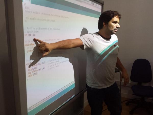 overdrv's tweet image. Variables y constantes en #TallerArduino @carmedneg @WiFiCanarias
