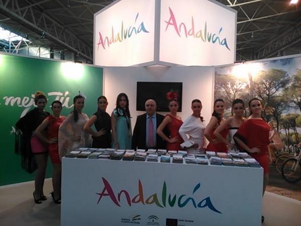 guadalinforus's tweet photo. Modelos de #AnaLoRus en #TierraAdentro @AytoRus @viveandalucia @FjoliverMolina @OrgullososdJaen #RusenlaRed #AytoRus http://t.co/R7E9v8TDfL
