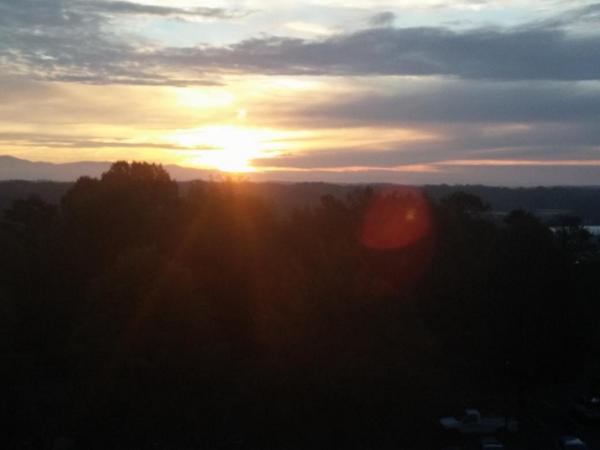 twinter374's tweet image. Great sunrise