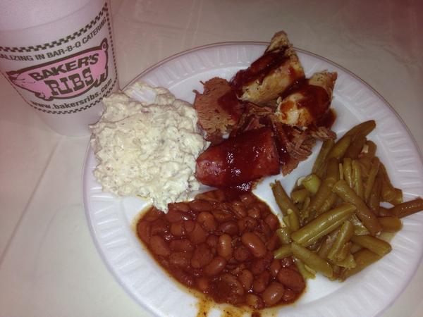 LDBCJuniorCamp's tweet photo. Now THIS is fine dining!  Thank you, @MyTOCS, for the wonderful lunchtime treat! #p78conf http://t.co/OUaIMMaq3B