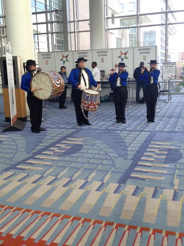 SCNosalMD's tweet photo. Yes! - colonial fife and drum in front of internet access point somehow it all makes sense #AAFPAssembly #AAFP2014 http://t.co/bvTiC59d7v
