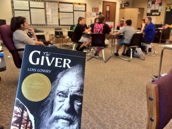 CTMSBulldogs's tweet photo. @MrsBushLA #SocraticSeminar over #THEGIVER #HigherOrderThinking #bemoredog #bulldogbelief @NorthwestISD http://t.co/O3j9KSnN8S