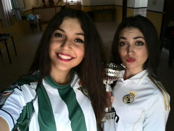 aguilita9's tweet photo. nosotras si.  Rt betis.  Fav madrid. http://t.co/QbMyrSuFQK
