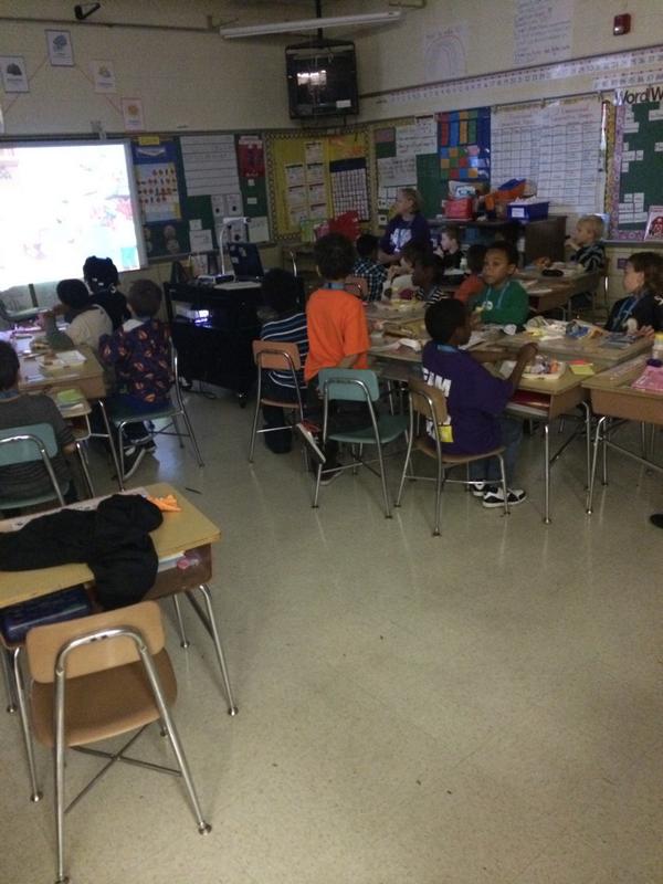 b_lewisBCPS's tweet photo. Classroom picnic to celebrate our good attendance! #everydaycounts #FFLES http://t.co/vSq5SWBgli