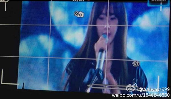 [PIC][24-10-2014]SNSD khởi hành đi Trung Quốc để biểu diễn tại "MBC Korean Music Wave in Beijing 2014" vào chiều nay B0umqkFCMAAWz24