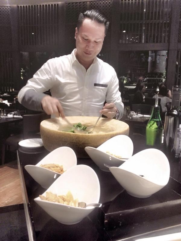 KickyAlexander's tweet image. love this restaurant coz everytime I'm can  cooked my own Salad here #RASARestaurant #IntercontinentalMidPlazaHotel