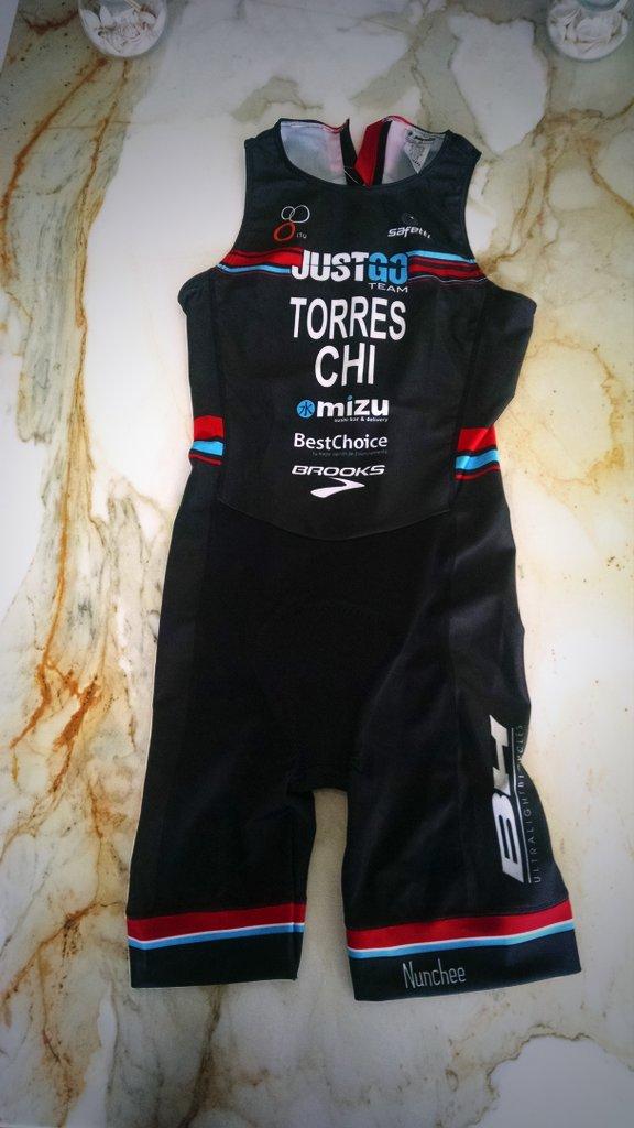 Juank_TorresR's tweet photo. Mi nuevo uniforme de temporada @JGCoachingT @BrooksChile , faltan detalles llegando a Chile @aquasphereswim #konexia http://t.co/Rzmh7Dc9aS