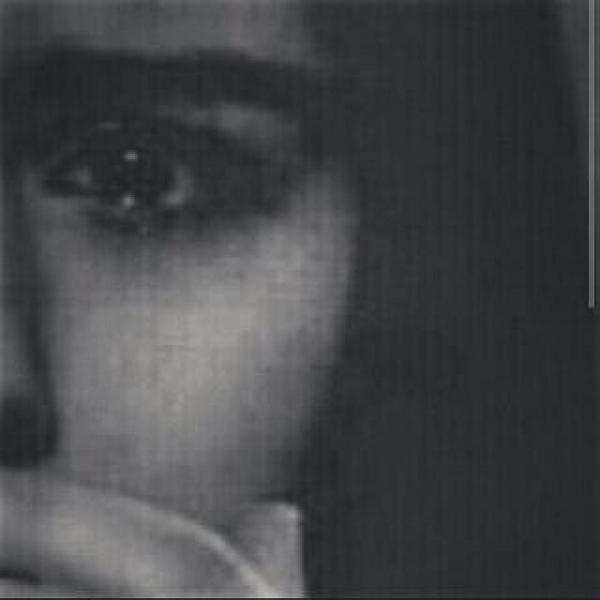 وأحتاج له كثر أحتياج القلب دايم للوريد

،

وأنفعه مثل العشير اللــي عشيره ينفعه