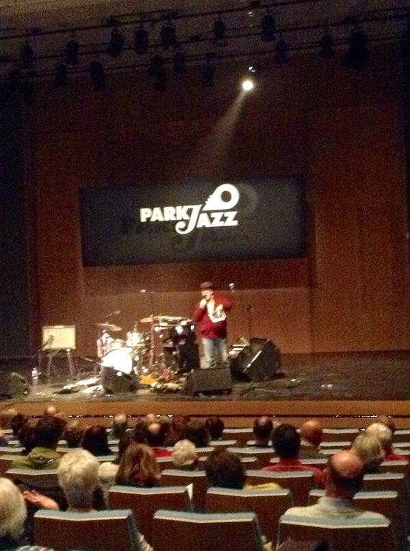 'T is begonnen! <a href="/jblaute/">jblaute</a> geeft de aftrap van de negende <a href="/parkjazz8500/">ParkJazz</a>,