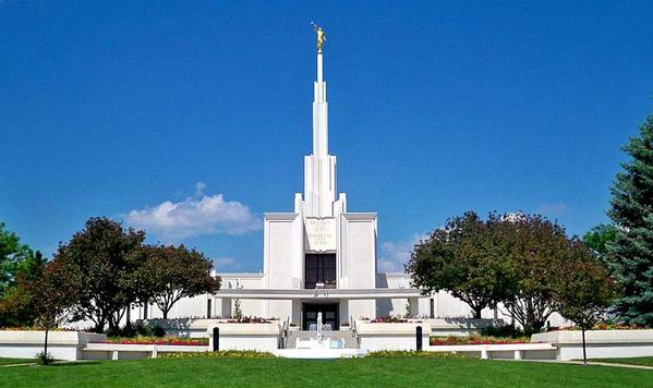 MormonTemples's tweet photo. Happy 28th anniversary to the temple in Denver Colorado!!! #lovetemples #ShareGoodness http://t.co/J1RdG3MMa1