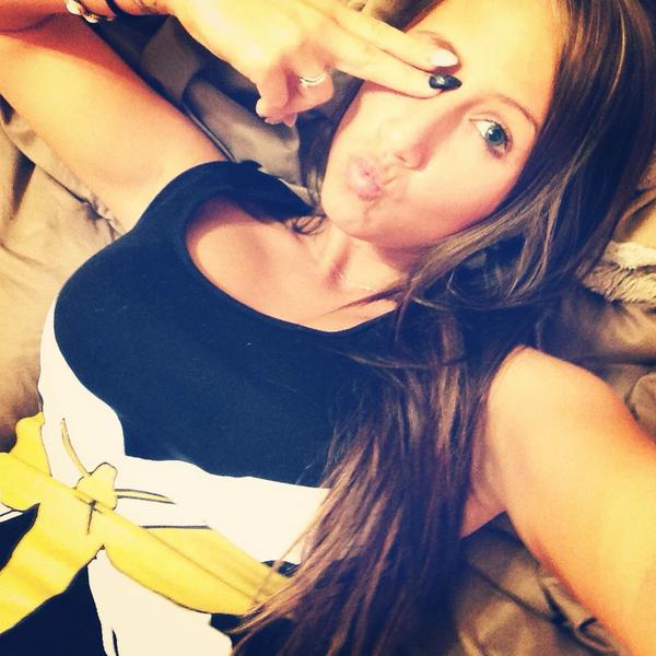 DevilsInGold's tweet image. Everyone go check out the gear devilsingold.com #Artists #badbitch #Devilsingold #dope #sponsor #follow