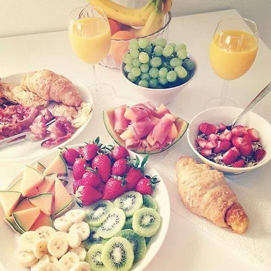 Sandra_nuages1's tweet photo. Quien no ha deseado un desayuno de estos alguna mañana... http://t.co/NrhOQurl5e