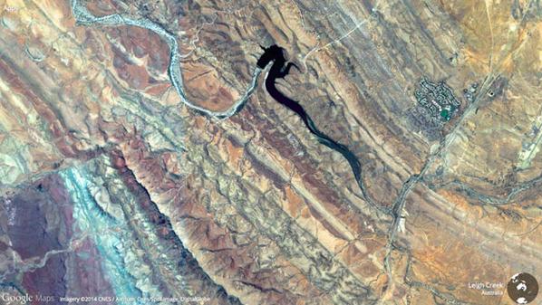 lifehacker's tweet image. Earth View from Google Maps puts stunning satellite photos in your new tab page: lifehac.kr/SZTqFkA