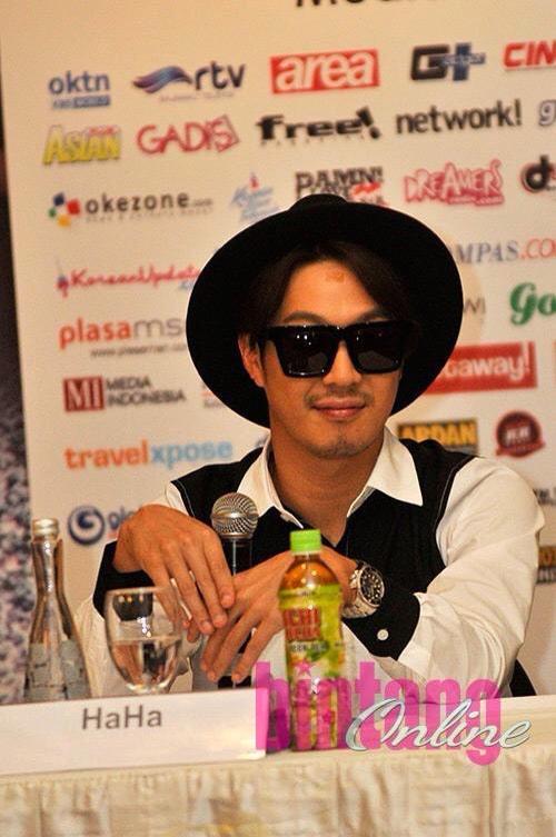 haroroworld's tweet photo. HaHa at Race Start Season 2 in Indonesia Press Conference (cr bintangonline) #RunningManJKT http://t.co/8k1S9M1Bqf