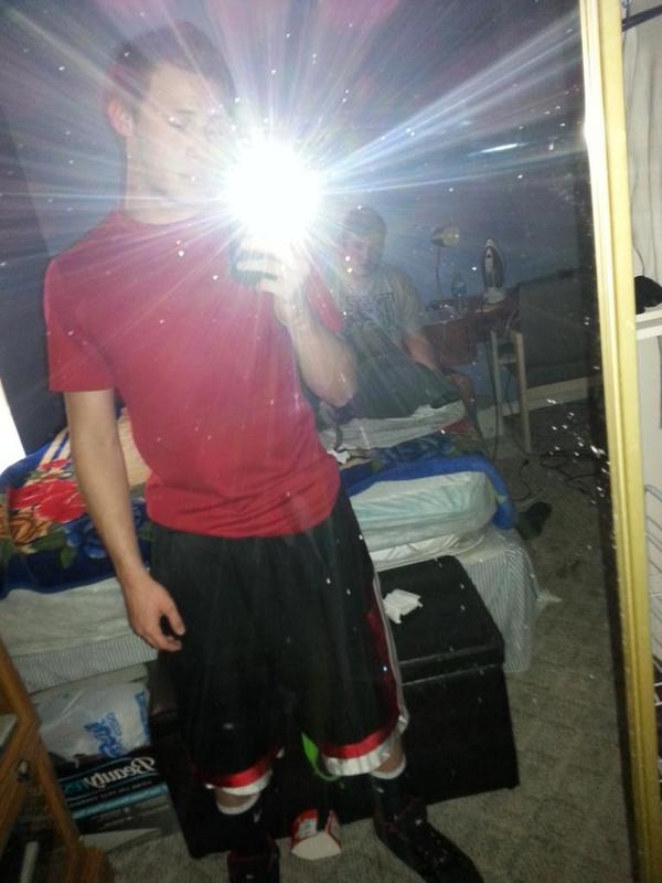 KingJ21_'s tweet image. Chillin&apos; with the homie!  #Smokee