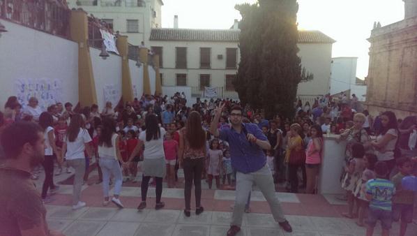 salesianosmoron's tweet photo. Gracias a todos con los que hemos compartido esta gran tarde #ConDonBosco vivo en Morón. #BicentenarioDonBosco http://t.co/wEKpxd72Iu