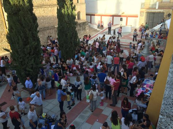 salesianosmoron's tweet photo. Gracias a todos con los que hemos compartido esta gran tarde #ConDonBosco vivo en Morón. #BicentenarioDonBosco http://t.co/wEKpxd72Iu