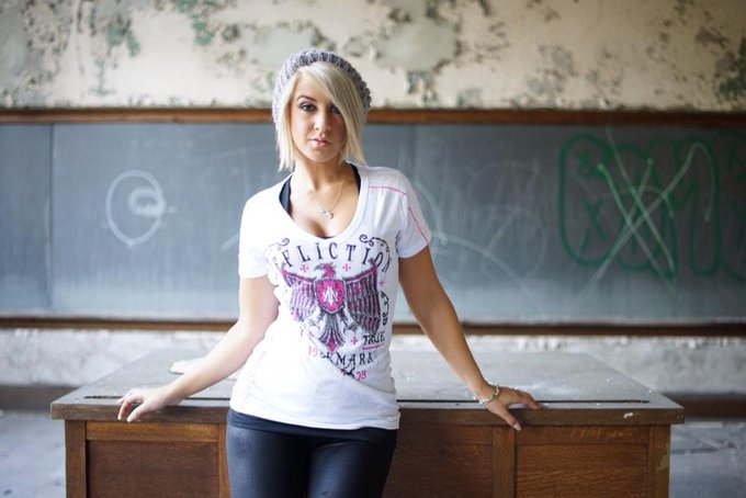 Quick unedited snap of my shoot for @Affliction today in #Detroit shot by @PARK3Rphoto 📷😈 http://t.c<a class="tags" target="_blank" title="On Twitter" href="/?out=eyJ0eXAiOiJKV1QiLCJhbGciOiJIUzUxMiJ9.eyJpYXQiOjE3MjM3NjcwNTQsImlzcyI6InR3cG9ybnN0YXJzLmNvbSIsIm5iZiI6MTcyMzc2NzA1NCwiZXhwIjoxNzU1MzAzMDU0LCJyZWRpcmVjdF91cmwiOiJodHRwczovL3R3aXR0ZXIuY29tL0FmZmxpY3Rpb24ifQ.pXW31zN13ovJW1QnKThFV98vffR8r5UhAjrlSdp16Vk0safQq9QXmYgYMQJM_6xrDTqvuNXx2qGGtCrOVjQ_GQ">@Affliction</a><a href="/tag/detroit"class="tags"><span>#detroit</span></a>