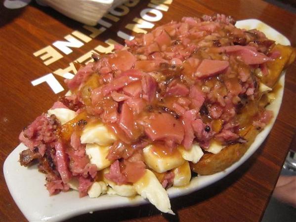 montrealpoutine's tweet photo. Tired of not eating #poutine? How about you eat #poutine?
We’re open until 4 AM.
161 St-Paul E.
#PoutineAfterParty http://t.co/cFTR3shN5b