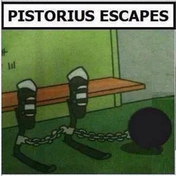 robboma24's tweet photo. BREAKING NEWS- #OscarPistorius http://t.co/fd67AIr0xb