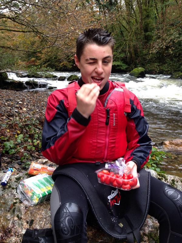 thekayakcoach's tweet photo. Here's one of today's paddlers enjoying his lunch...a nice punnet of tomatoes! #dartmoor #walkham #kayaking http://t.co/M7J9VwUIAT
