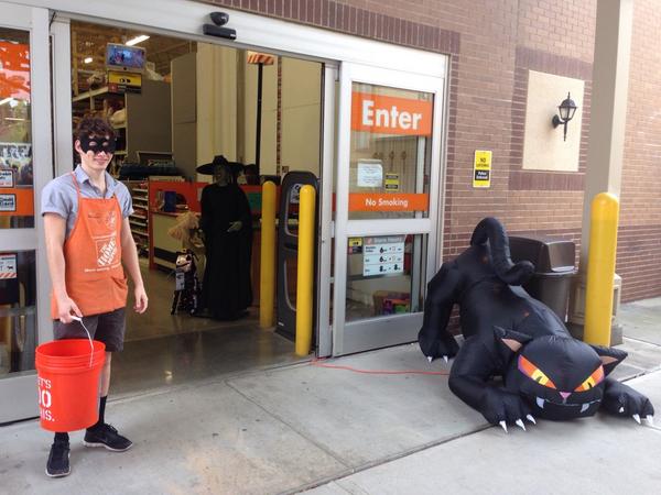ctrevorwhite's tweet photo. Ready for the Promenade Trick or Treat... HD style! @THDBecky31 @clintsanchez9 @johnson_sly @SeanHillTHD http://t.co/dMvcXqjpTT