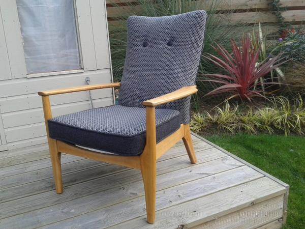 sprucedupho's tweet photo. Mostly this week I've been leaving the day job and sprucing up furniture ... the latest, a mid-century Parker Knoll http://t.co/gqVPLgiQ8i