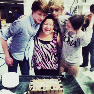 adrialeria22's tweet photo. El mas bello Cast A&A !!! ♥♥♥ 😊😊😊😊
#ILoveAustinandAlly !!! #MisLOVES http://t.co/dqopNpydL4