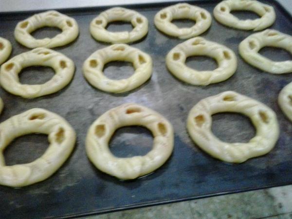 PANADERICANDELO's tweet photo. ESTOS SON LOS PASOS DE LAS ROSCAS DE ALFAJOR http://t.co/qbORJSUjht