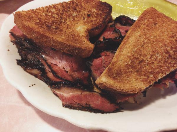 WanderSauce's tweet image. Seinfeld Diner Exists in Real Life… Kind Of. wandersauce.com/2014/10/seinfe… #wandersauce #NYC #TomsRestaurant