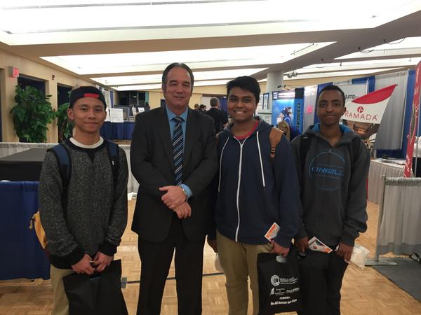 naveedannan's tweet photo. Business Expo was a great experience. Got to meet with the CEO of Business Expo.
#BST10 http://t.co/KEtSR9Z6as