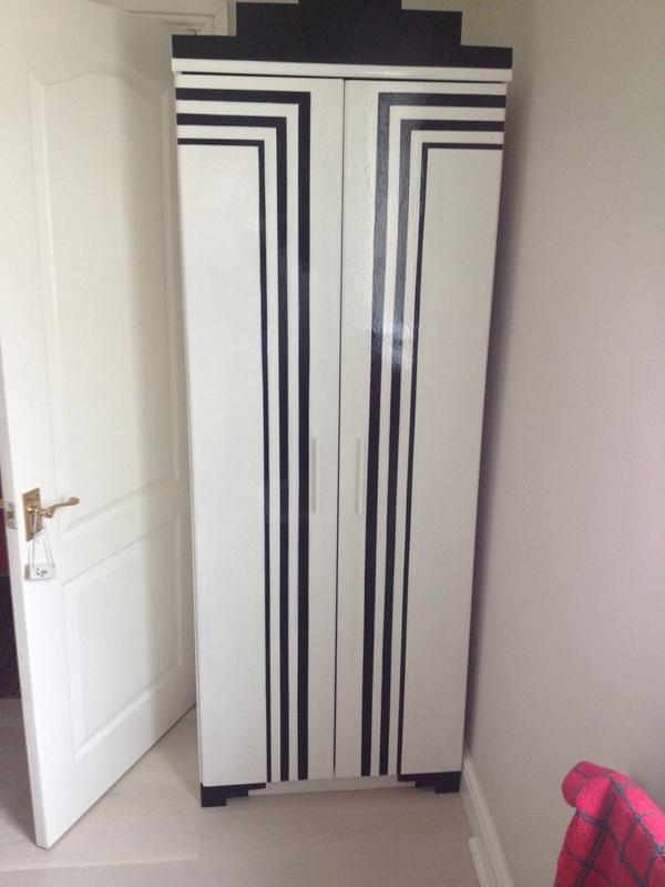 NettletonLee's tweet photo. Lynn loved her art deco wardrobe. She always sets us a challenge! http://t.co/NB0RjJrY9o