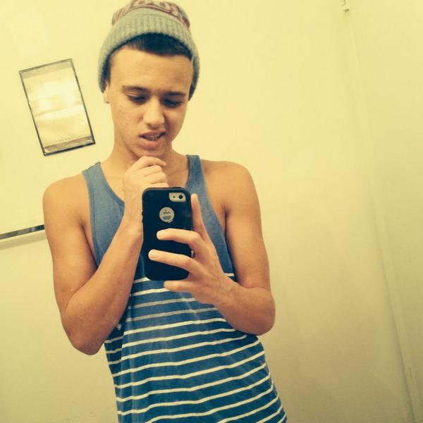 LisandroThat's tweet photo. 😈 http://t.co/kAJMCMBkaG