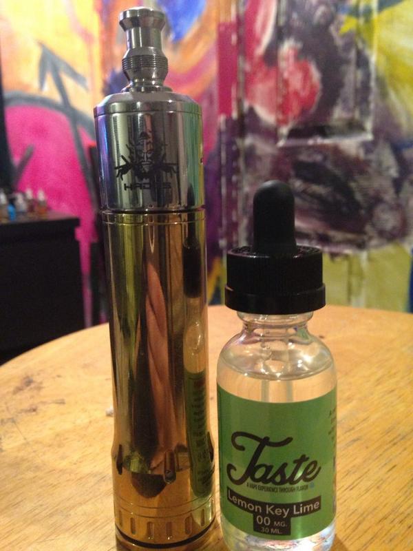 KoR_x_KingD's tweet photo. @TasteVape loving this stuff #vape#vaping#vapeporn#vapecommunity#vapehappy http://t.co/22PMlyoe21
